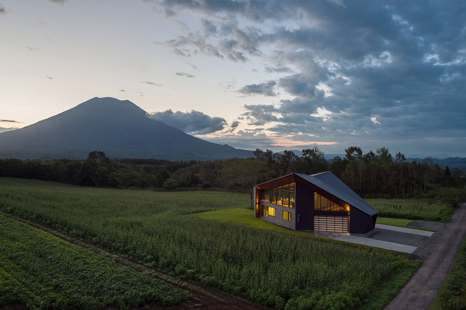 TSUBASA | VILLA NISEKO | 北海道札幌の建築設計事務所 ヒココニシアーキテクチュア株式会社